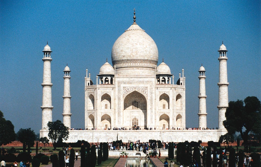 A Day Tour to Taj Mahal by Fastest Train From Delhi